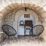 Mediterrane Mit Privatpool, Meerblick, Hundefreundlich, Grill, Privatparkplatz Semesterbostad