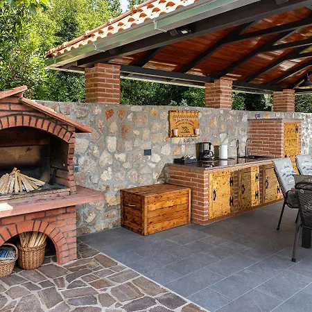 Mediterrane Mit Privatpool, Meerblick, Hundefreundlich, Grill, Privatparkplatz *