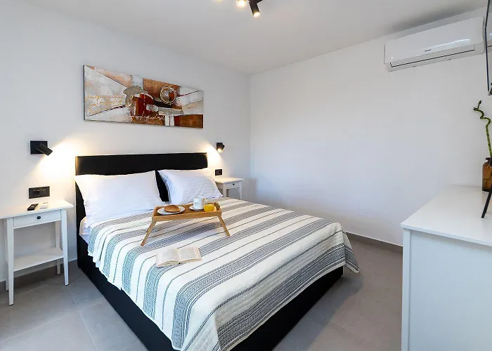 Mediterrane Mit Privatpool, Meerblick, Hundefreundlich, Grill, Privatparkplatz Holiday home *