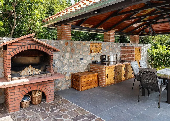 Mediterrane Mit Privatpool, Meerblick, Hundefreundlich, Grill, Privatparkplatz *
